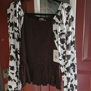 Elegant Women's Black and White Blouse